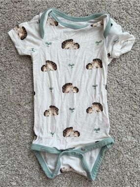 Kyte BABY White Onesie Hedgehog Bodysuit